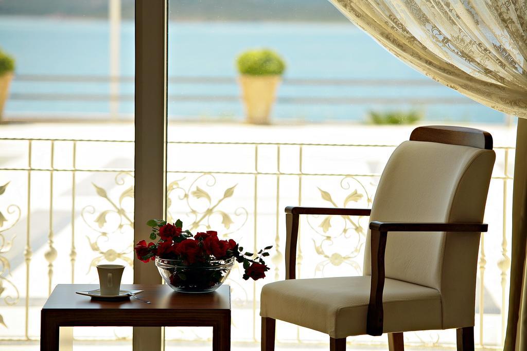 Cunda Kivrak Hotel ไอวาลิค ภายนอก รูปภาพ