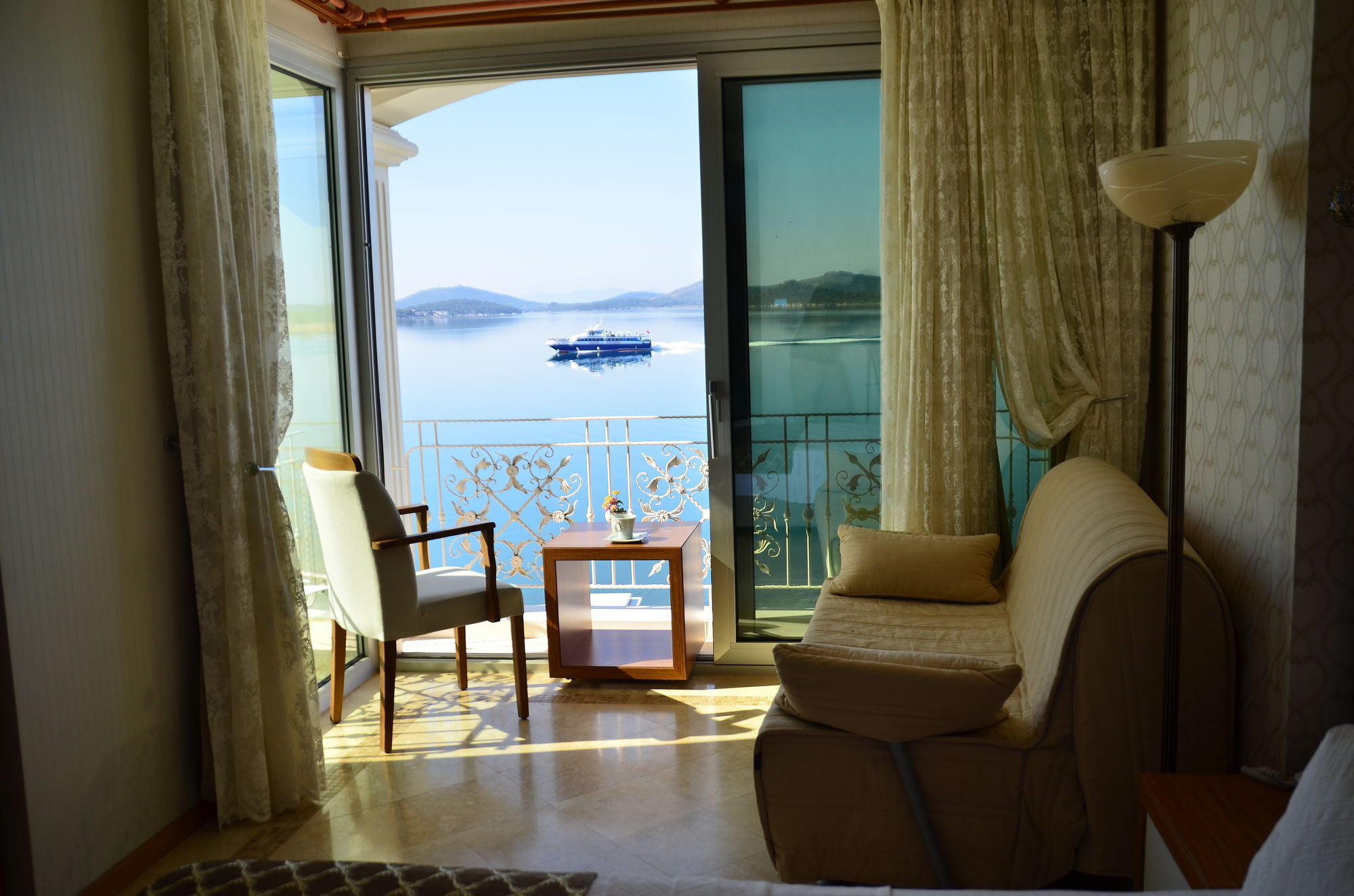 Cunda Kivrak Hotel ไอวาลิค ภายนอก รูปภาพ