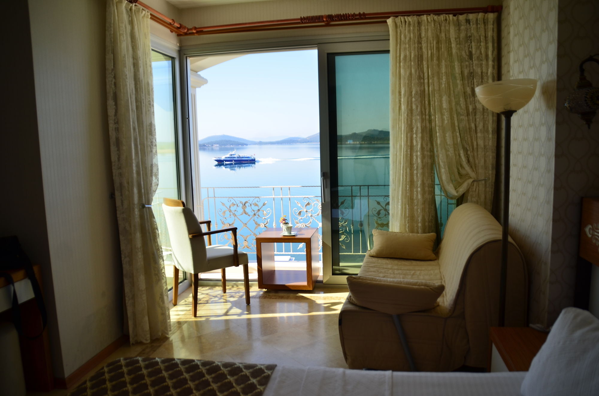 Cunda Kivrak Hotel ไอวาลิค ภายนอก รูปภาพ